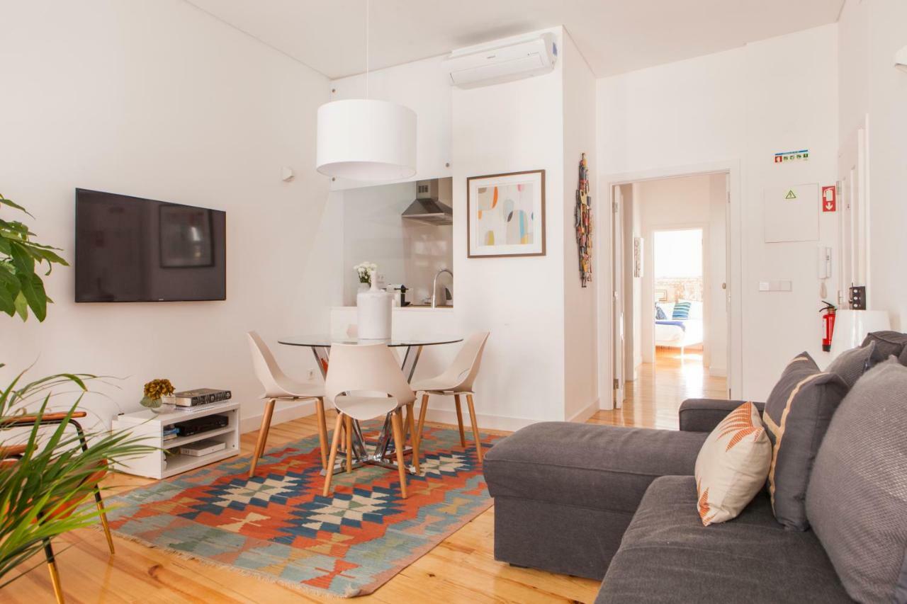 Cozy 1St Floor Flat Central Chiado District With Balconies And Ac 19Th Century Building Lisboa Екстериор снимка