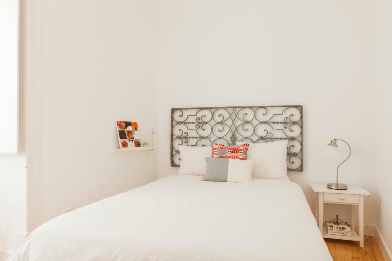 Cozy 1St Floor Flat Central Chiado District With Balconies And Ac 19Th Century Building Lisboa Екстериор снимка