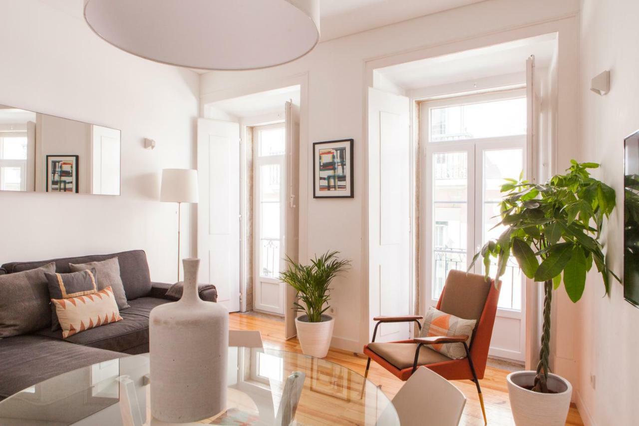 Cozy 1St Floor Flat Central Chiado District With Balconies And Ac 19Th Century Building Lisboa Екстериор снимка