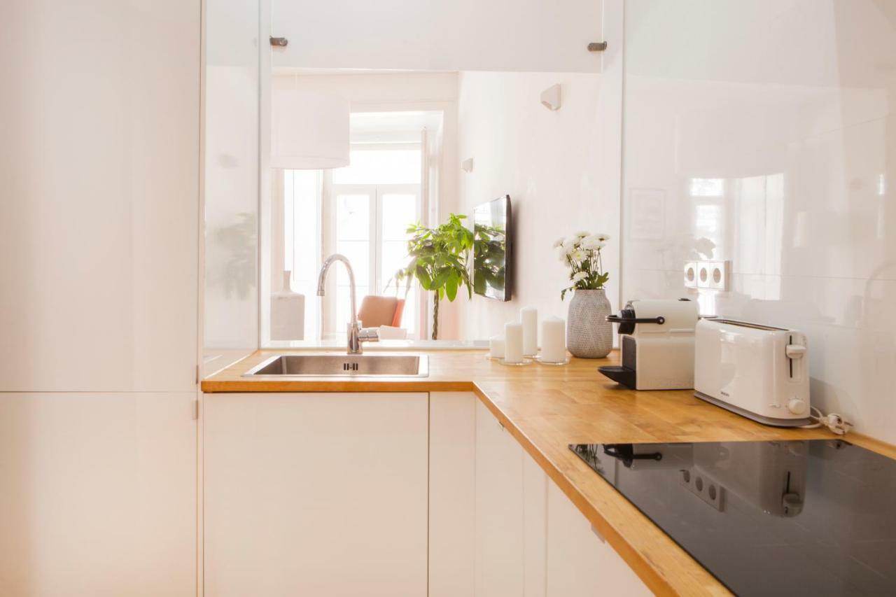 Cozy 1St Floor Flat Central Chiado District With Balconies And Ac 19Th Century Building Lisboa Екстериор снимка