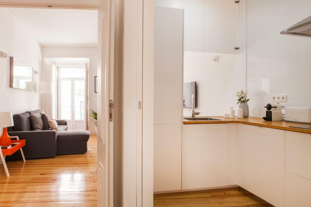 Cozy 1St Floor Flat Central Chiado District With Balconies And Ac 19Th Century Building Lisboa Екстериор снимка
