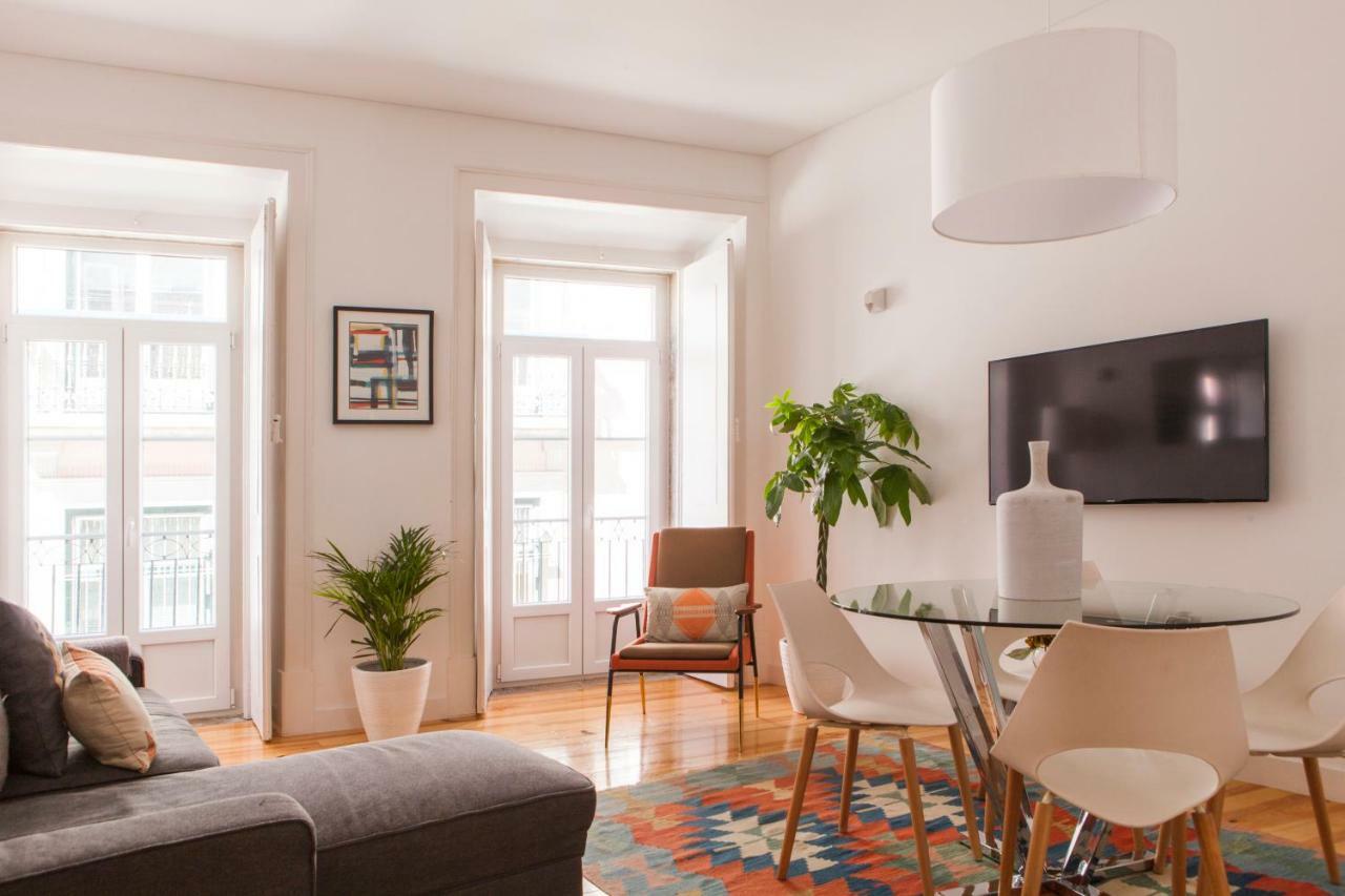 Cozy 1St Floor Flat Central Chiado District With Balconies And Ac 19Th Century Building Lisboa Екстериор снимка